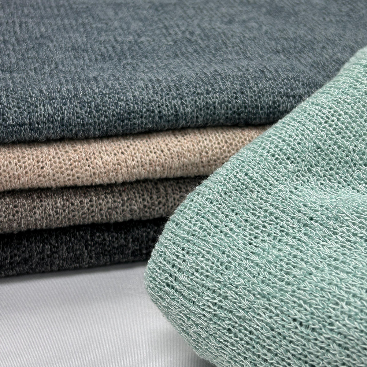 K-tiara heavy hacci knit fabric detail view