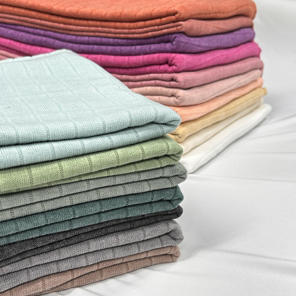 Multicolor band rib knit fabric
